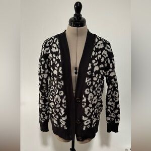 Universal Thread Black and White Animal Print Knit Sweater